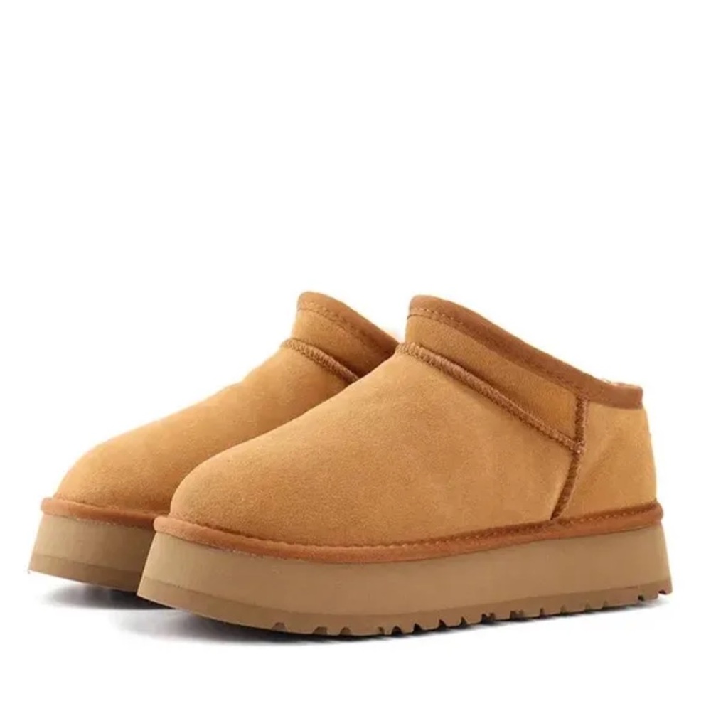 NEVER WORN UGG Ultra Mini Platform in Chestnut. Copy of original-Kids 34